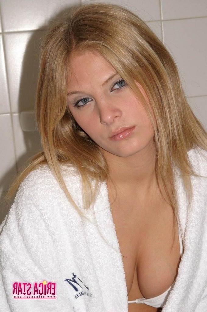 15P Pictures of teen star Erica Star teasing in a bath robe