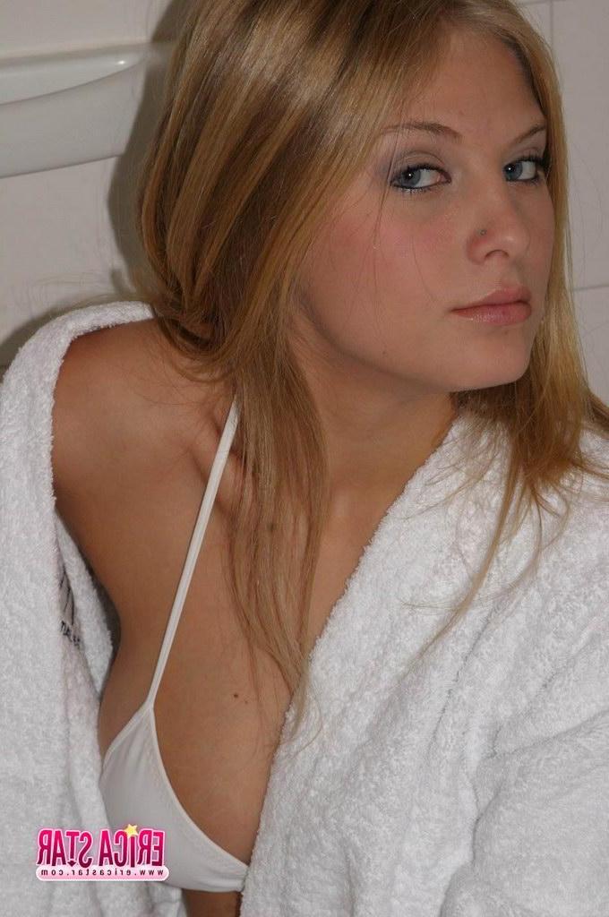 15P Pictures of teen star Erica Star teasing in a bath robe