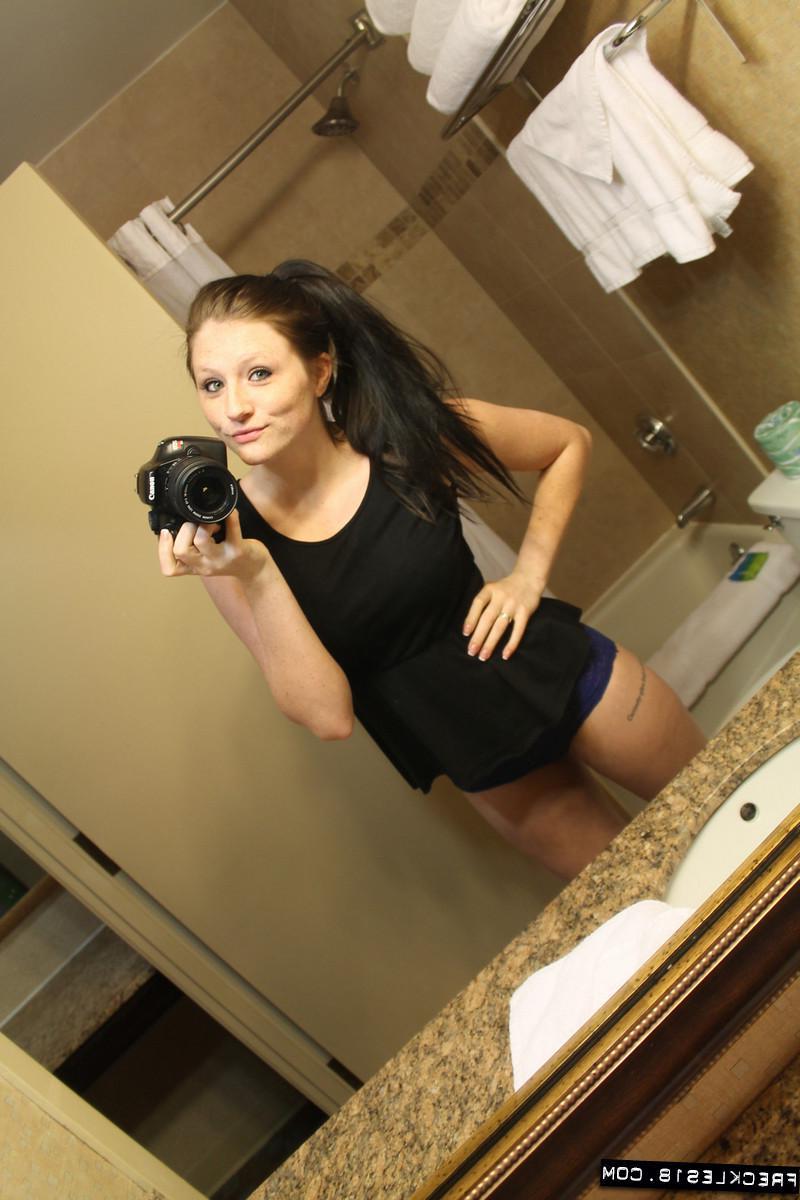12P Hot girl Freckles 18 shares some of her private mirror selfies