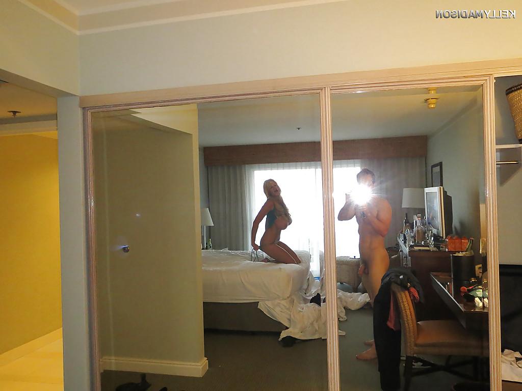 16P Blonde milf Kelly Madison is showing off in her sweet bikini