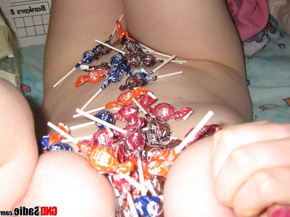 16P Pictures of teen porn girl GND Sadie teasing you at home