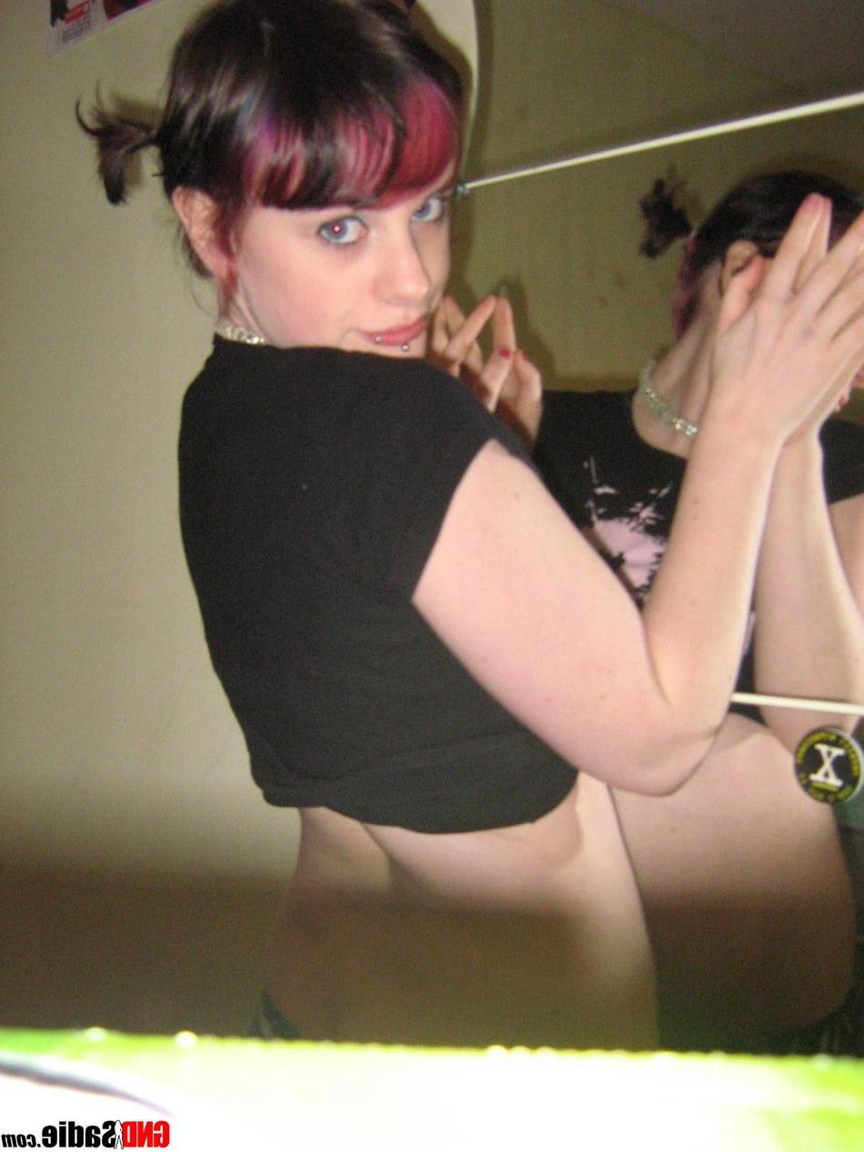 16P Pictures of teen porn girl GND Sadie teasing you at home