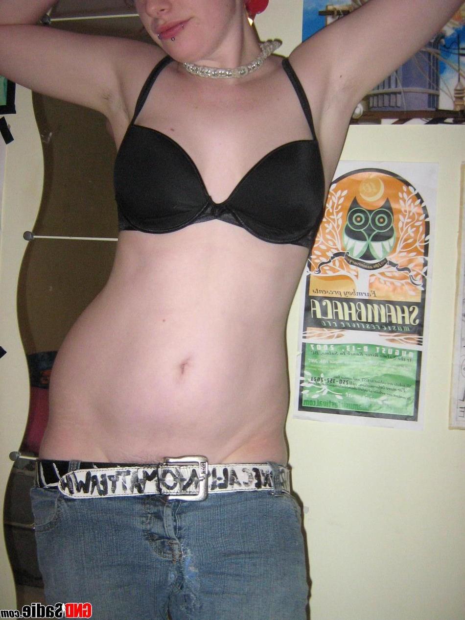 16P Pictures of teen porn girl GND Sadie teasing you at home