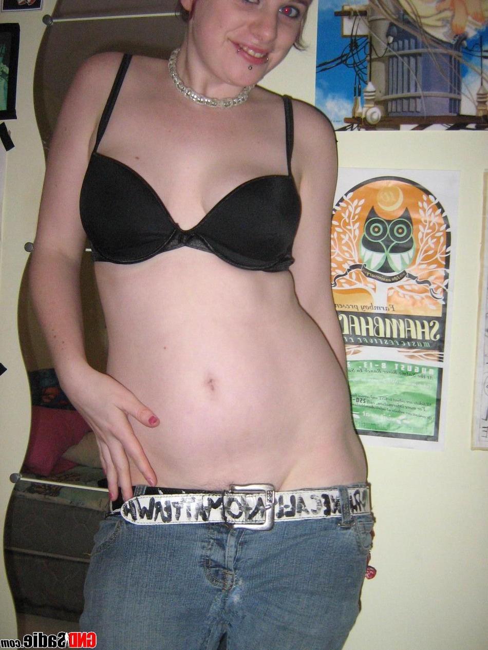 16P Pictures of teen porn girl GND Sadie teasing you at home