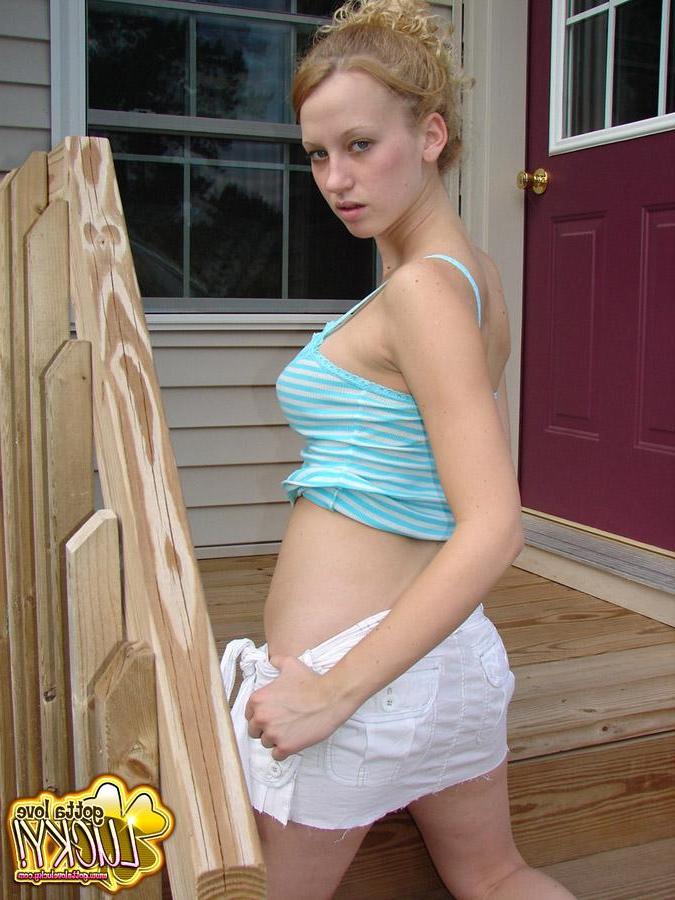 20P Pictures of a hot irish teen girl