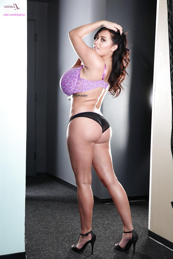 16P Big-tit Leanne Crow is demonstrating her amazing juicy melons
