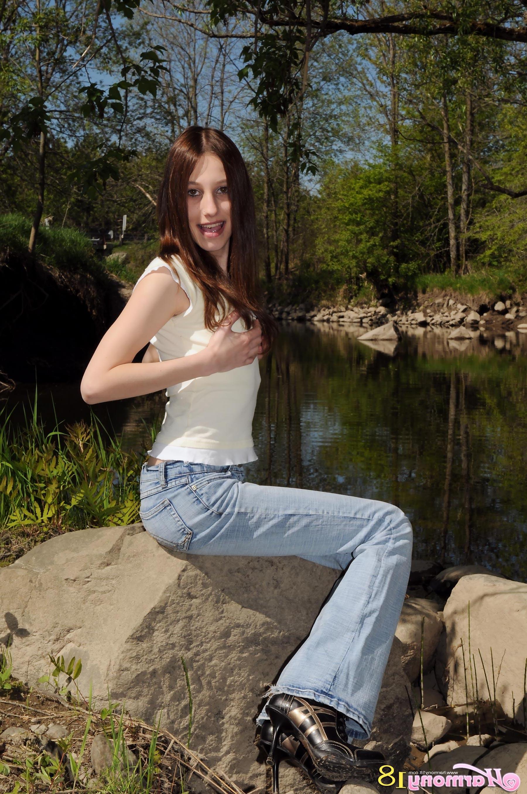 16P Pictures of teen girl Harmony 18 taking off her pants outside