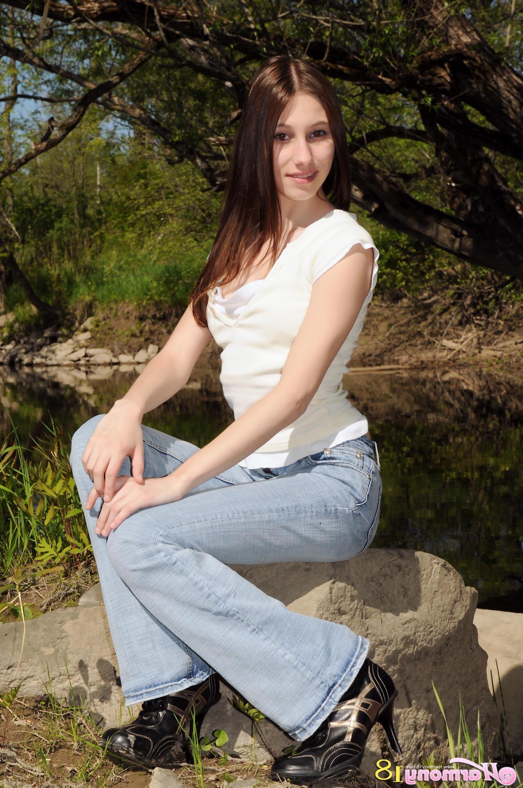 16P Pictures of teen girl Harmony 18 taking off her pants outside