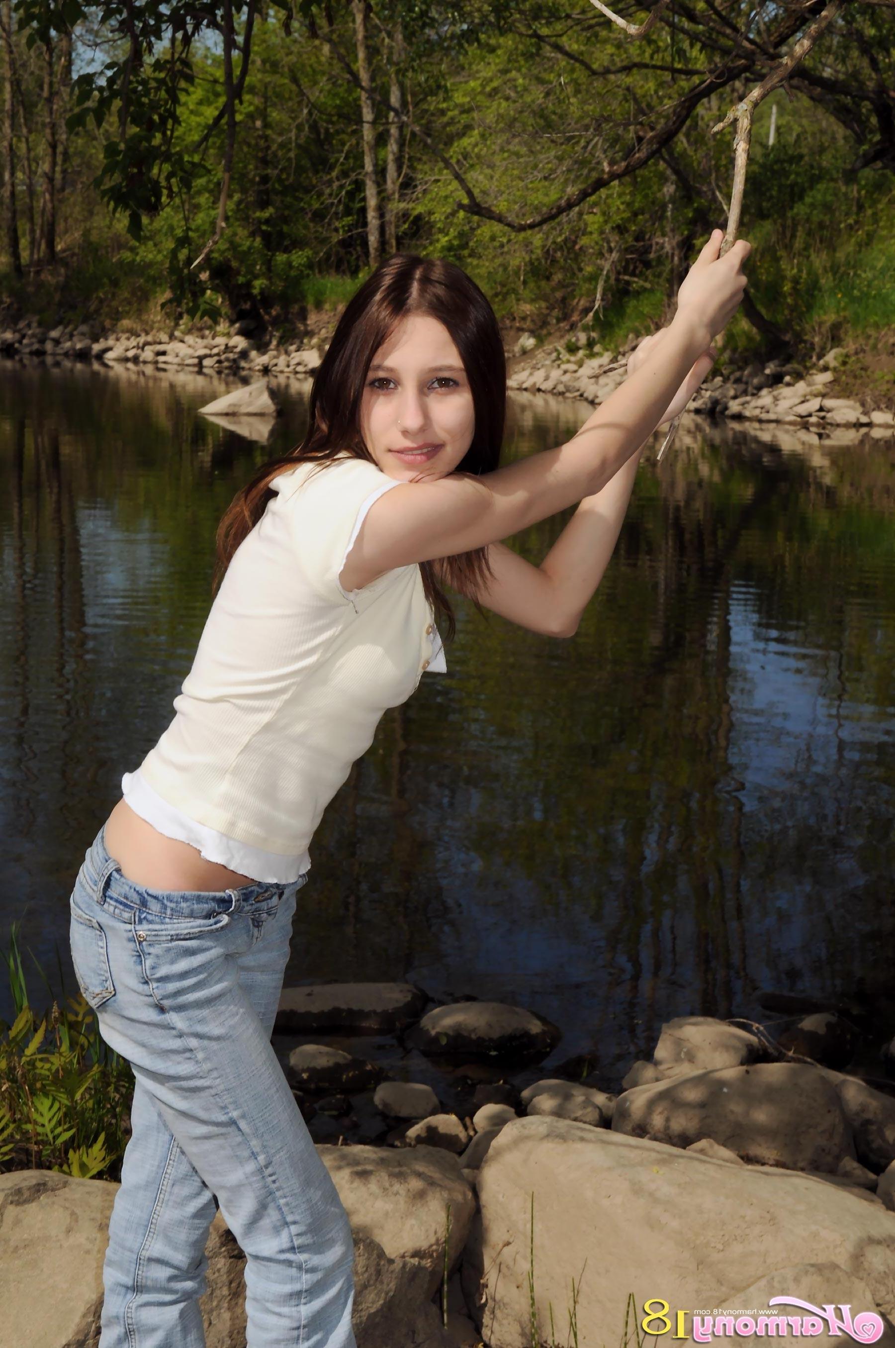 16P Pictures of teen girl Harmony 18 taking off her pants outside