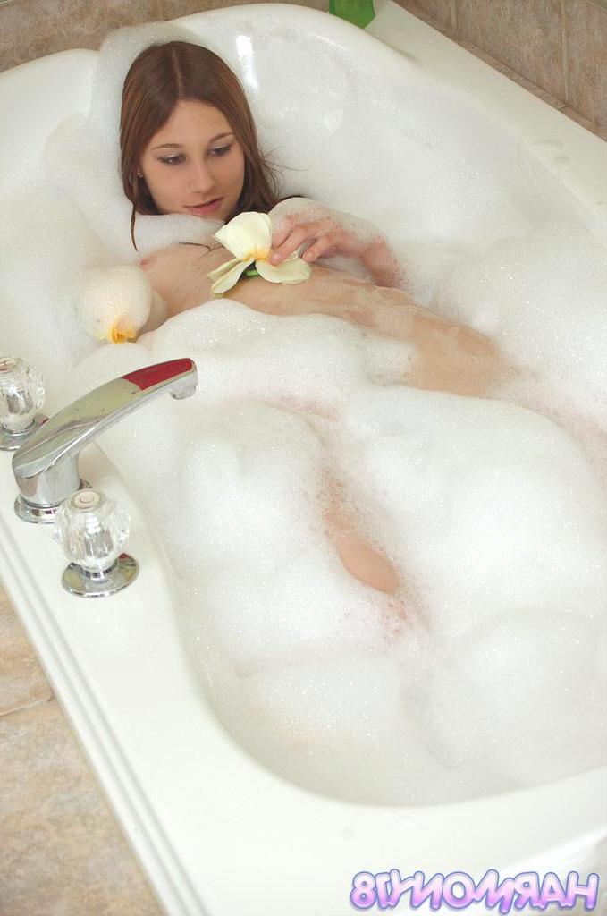 16P Pictures of Harmony 18 taking a bubble bath