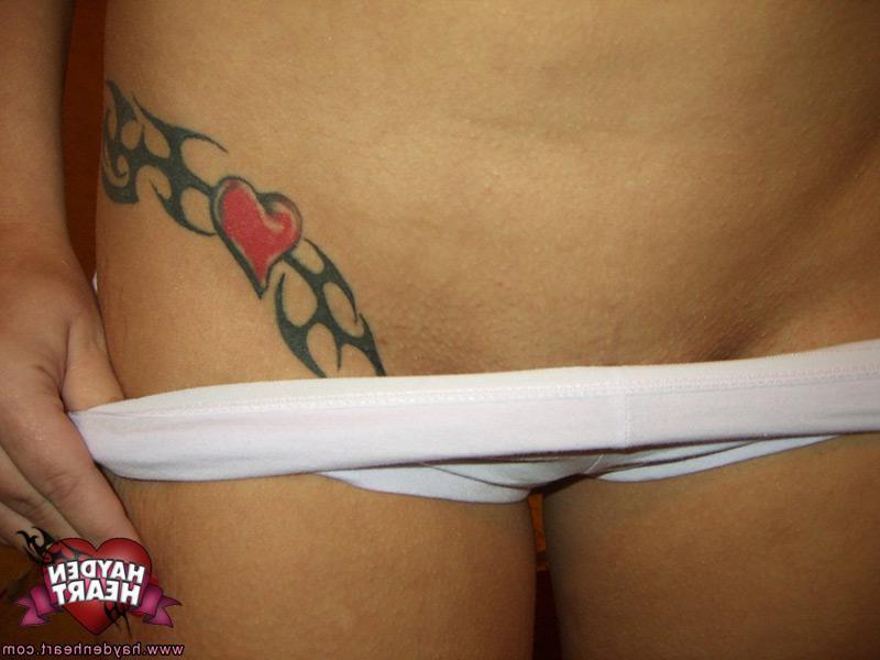 16P Pictures of Hayden Heart getting naked in her room