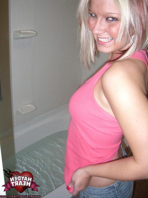 16P Pictures of Hayden Heart taking a bath