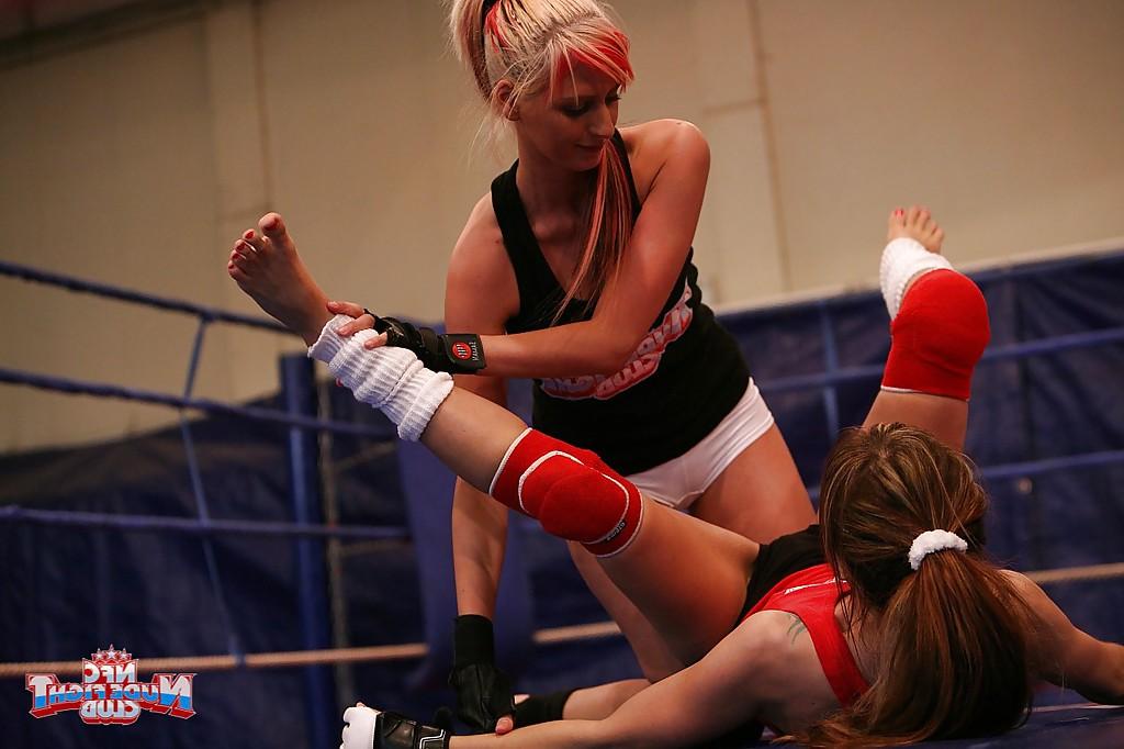 16P Sweet chicks make some lesbian action in a locker room after a fight
