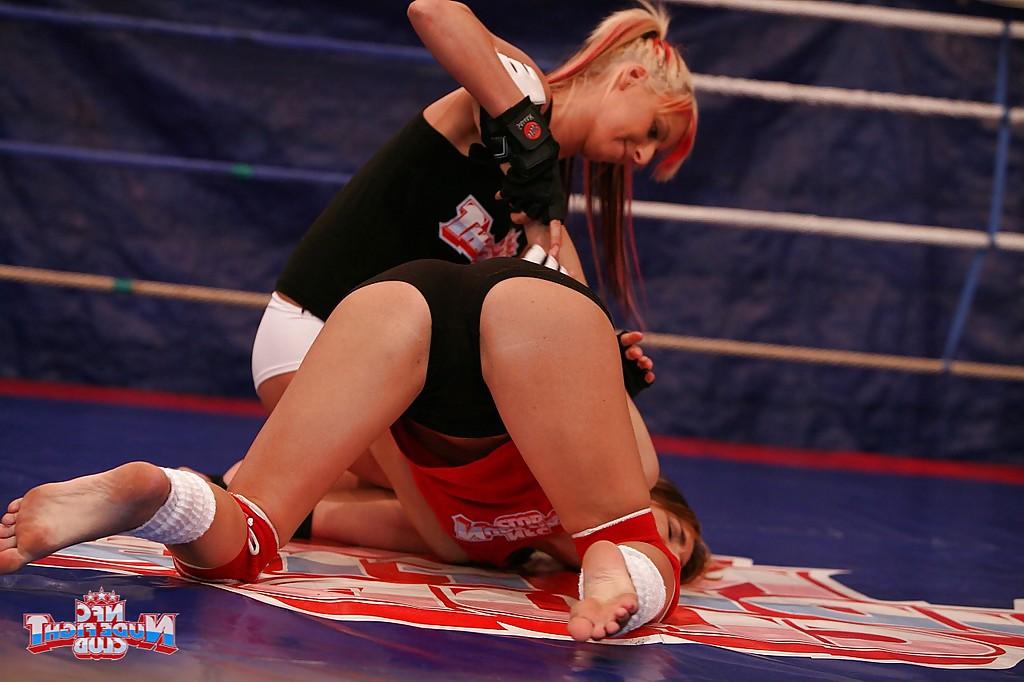 16P Sweet chicks make some lesbian action in a locker room after a fight