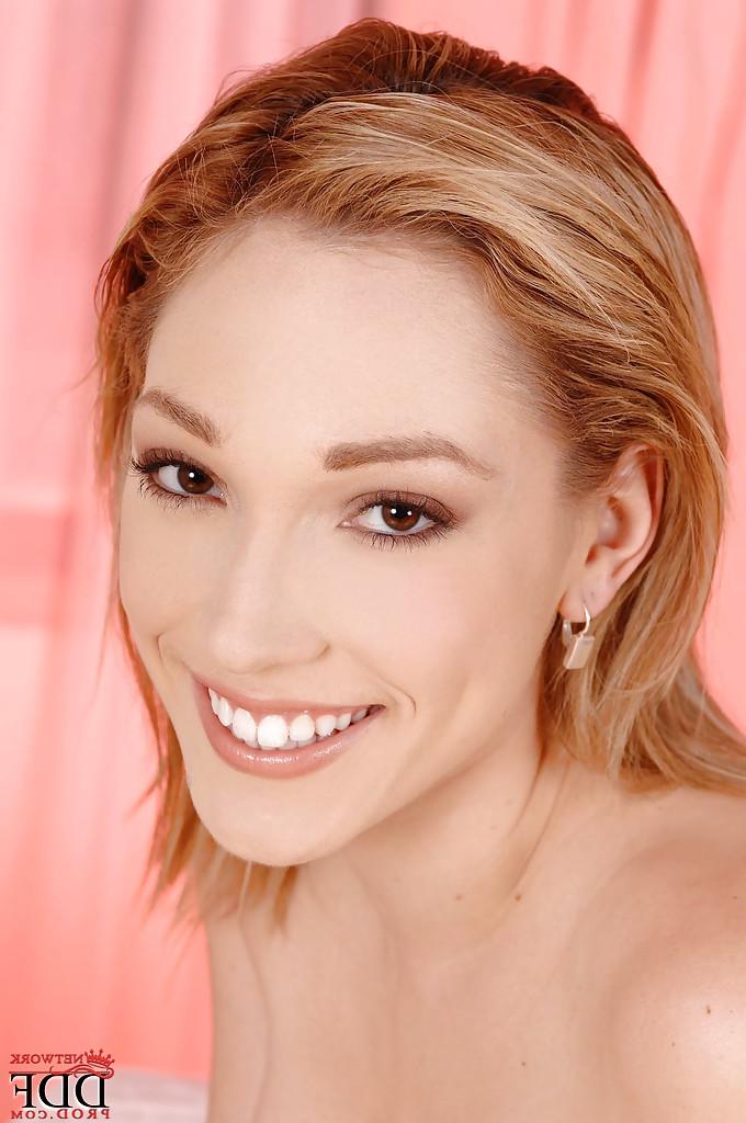 16P Lewd cutie on high heels Lily LaBeau getting naked and spreading her legs