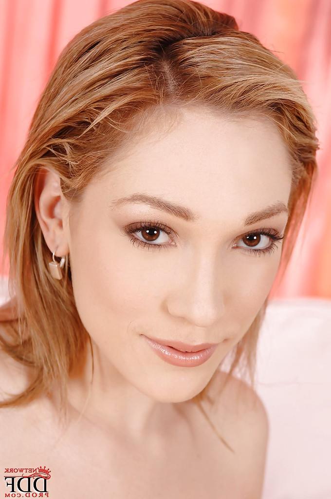 16P Lewd cutie on high heels Lily LaBeau getting naked and spreading her legs