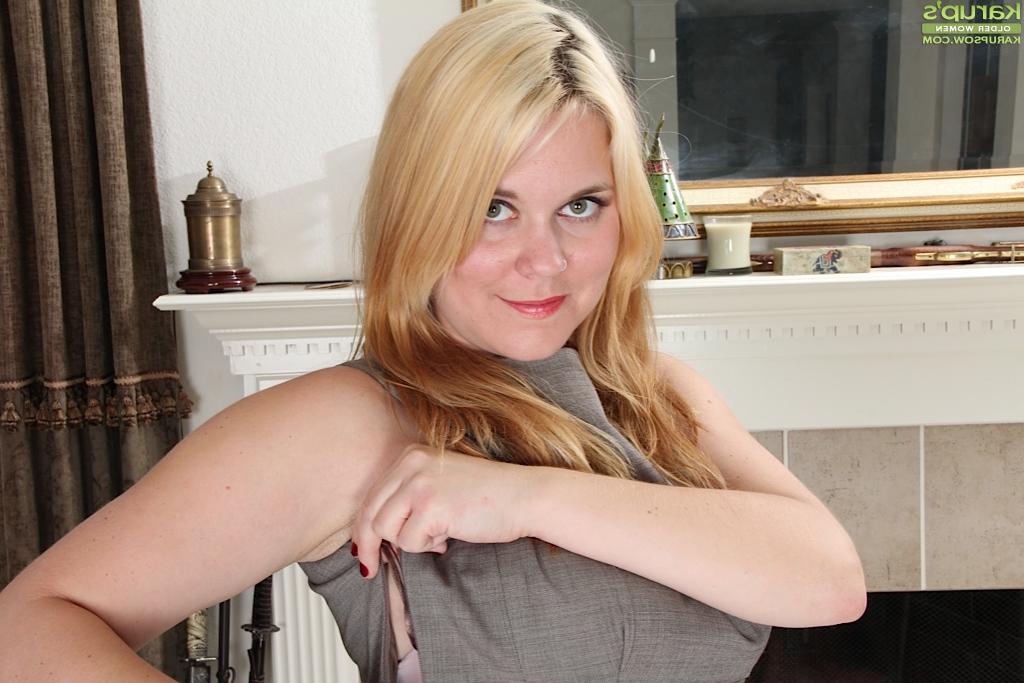 16P Fatty blonde milf Lindsay Jackson with pale big tits and shaved pussy