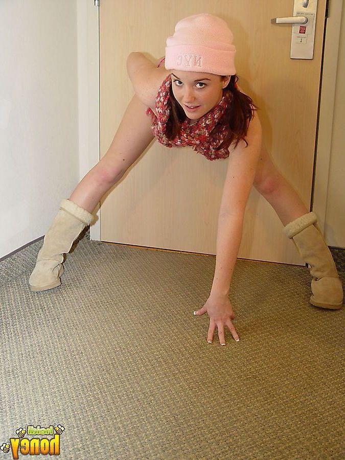 20P Pictures of teen girl Heidi being a kinky girl