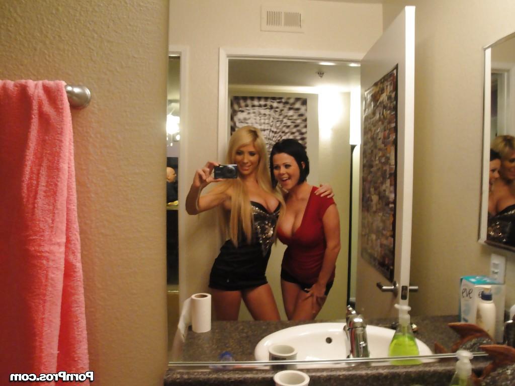 13P Sex appeal sweeties Loni Evans and Tasha Reign play mischievous lesbian games
