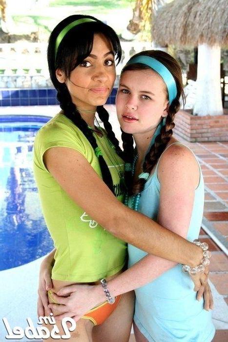 20P Pictures of teen star Im Isabel getting some from her girlfriend