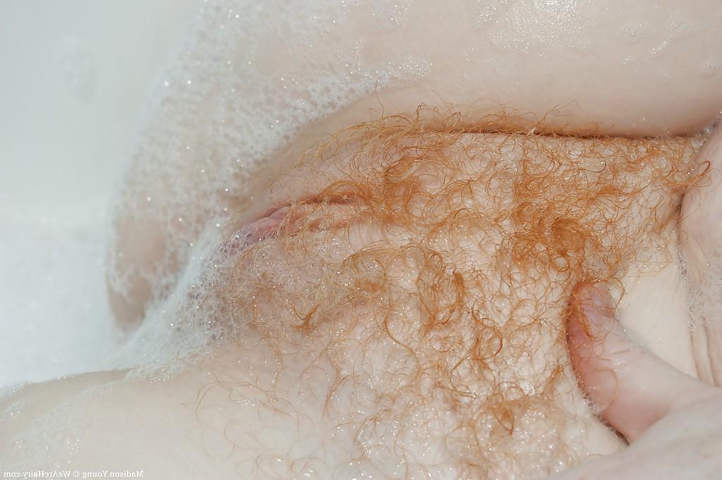 16P Busty babe Madison Young masturbating her trimmed twat in the bath