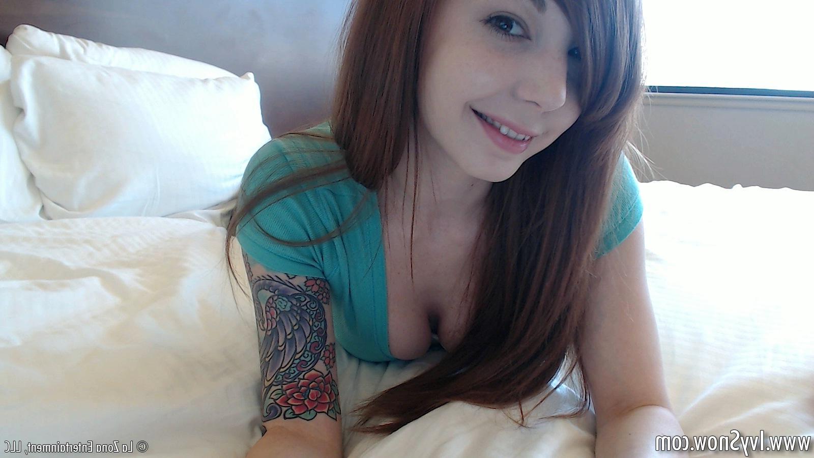 15P Ivy Snow has fun with her camera in a hotel room while she takes these hot self shots and gets naked
