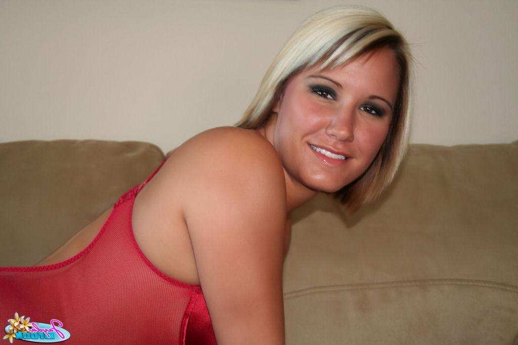 20P Pictures of teen porn girl Jayda Brook exposing her pussy for you