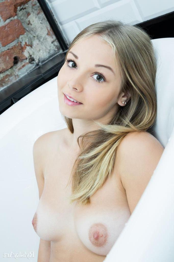 16P Blonde teen Jeff Milton wants to take a bath with you in "Banujo"