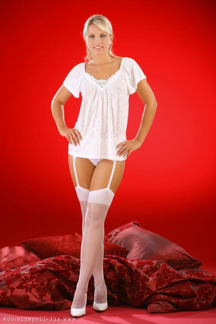 16P Pictures of a blonde girl in sexy white stockings