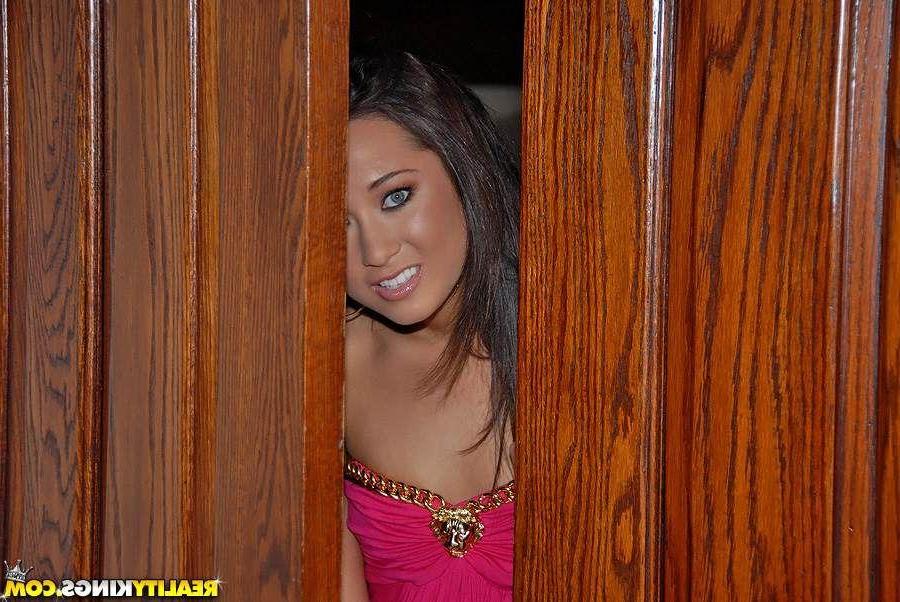 20P Pictures of teen girl Jesse getting a hot fiesta all over her