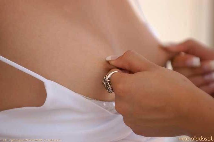 16P Jezebele has fun with her girlfriend