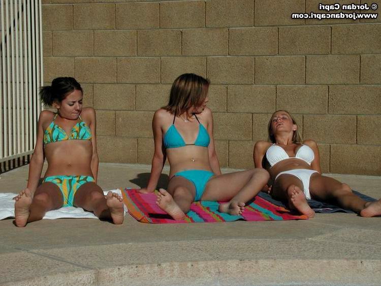 20P Pictures of Jordan Capri having some fun in the sun