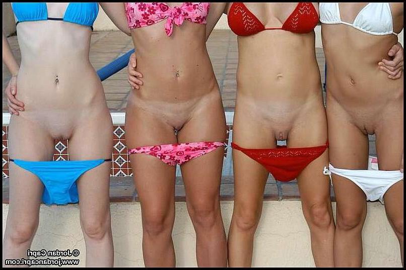 15P Hot girls get naked outside