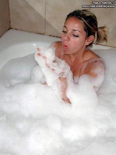 15P Jordan capri in steamy bath
