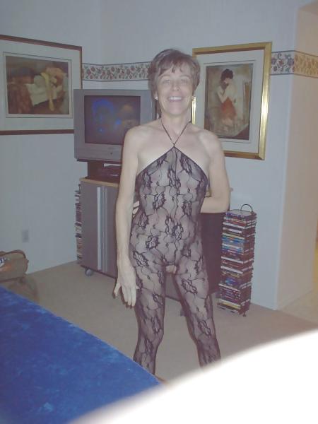 6P Pretty Blonde Milf Beth