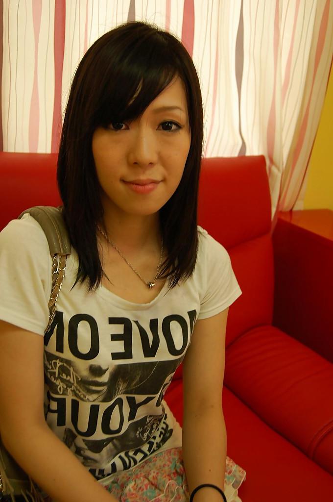 16P Asian teen Natsumi Sakaguchi getting naked and playing with a vibrator