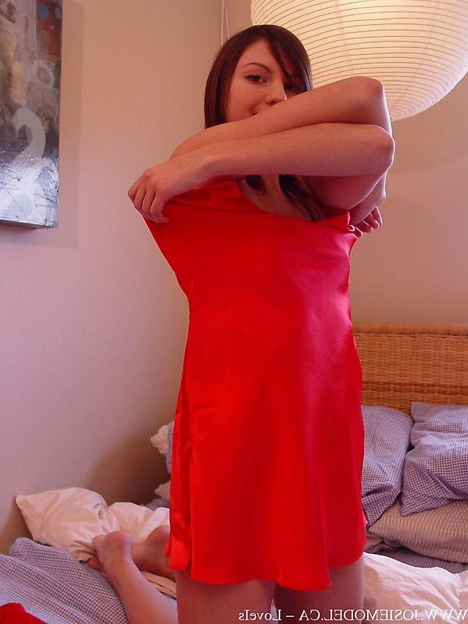 20P Pictures of teen girl Josie Model ready for some valentine love