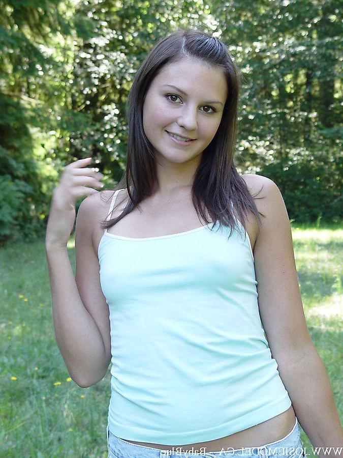 20P Pictures of teen girl Josie Model exposing her tits outside