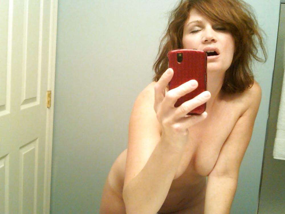 25P Self Shot Milf