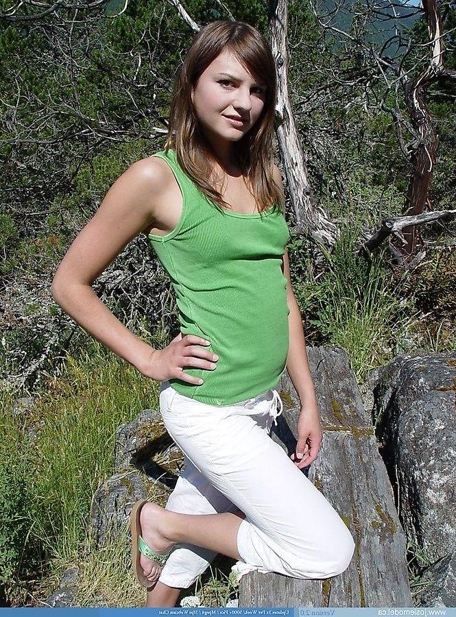 20P Pictures of Josie Model flashing in her sexy bikini