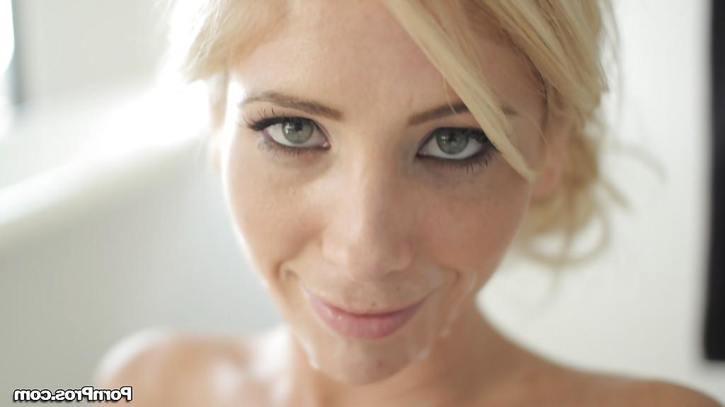 16P Busty babe Tasha Reign gets her sweet pussy slammed in the bath