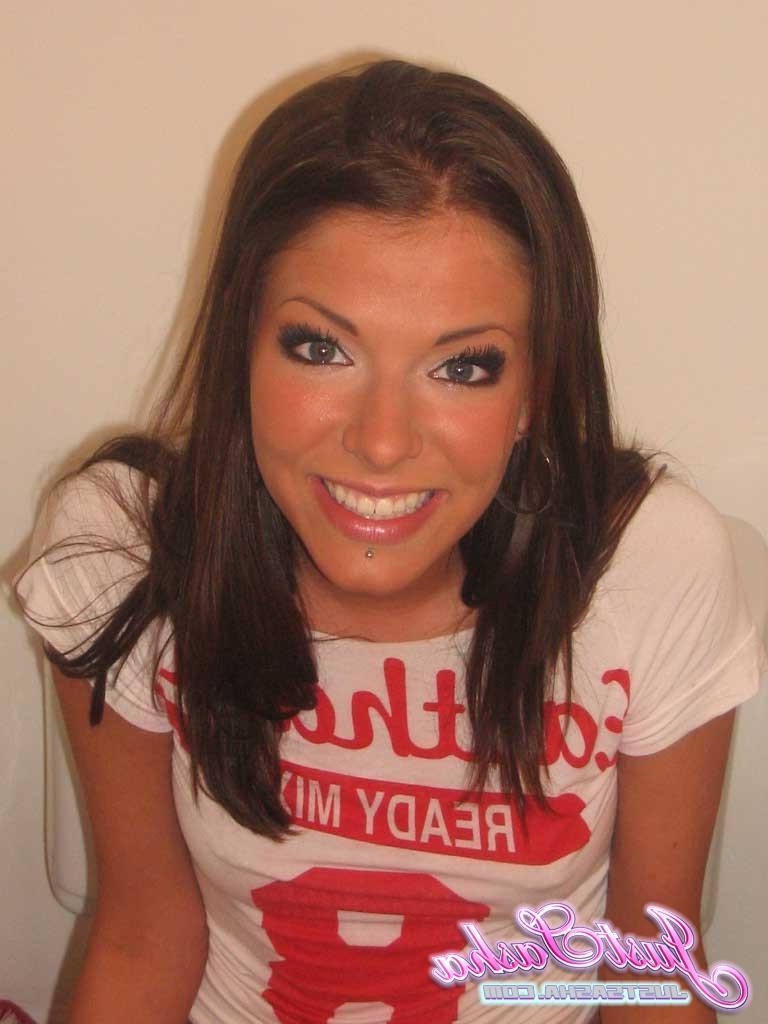 20P Pictures of teen model Just Sasha taking a hot bath