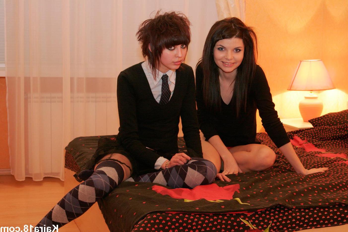 15P Pictures of teen girl Kaira 18 playing with her girlfriend