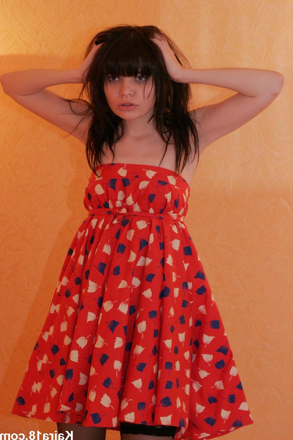 15P Pictures of teen girl Kaira 18 waiting for you in stockings