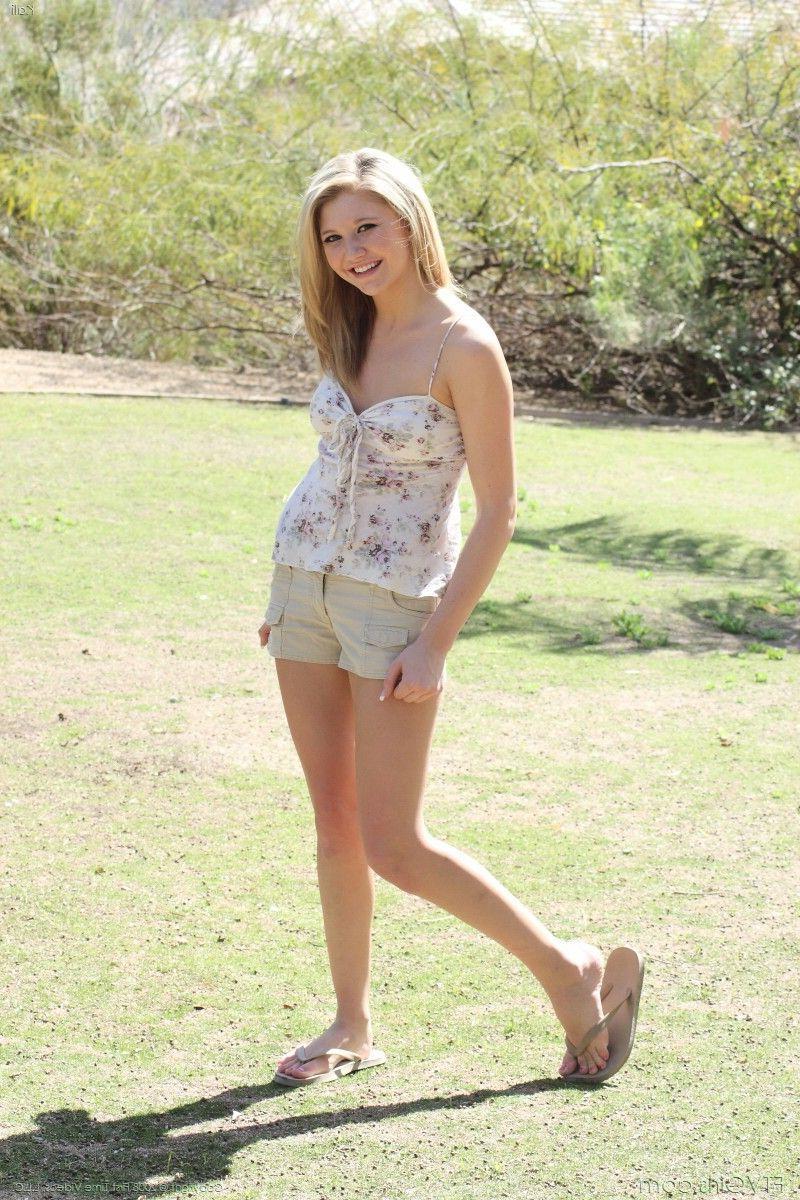 20P Pictures of teen FTV girl Kali playing with herself outside