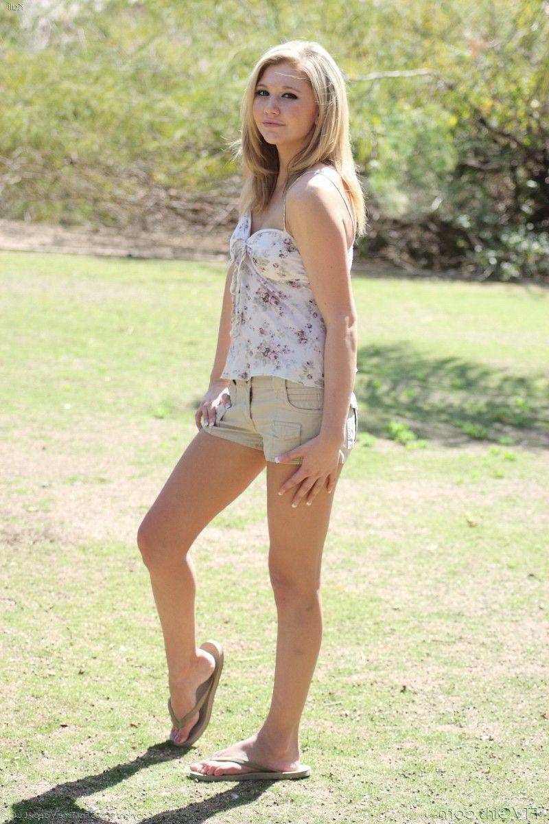 20P Pictures of teen FTV girl Kali playing with herself outside