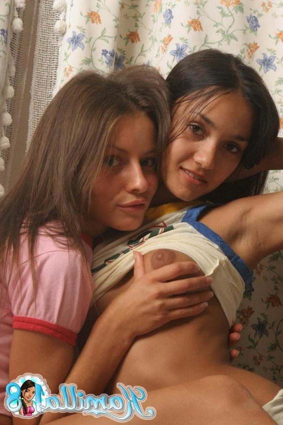 15P Kamilla gets naked with her girlfriend