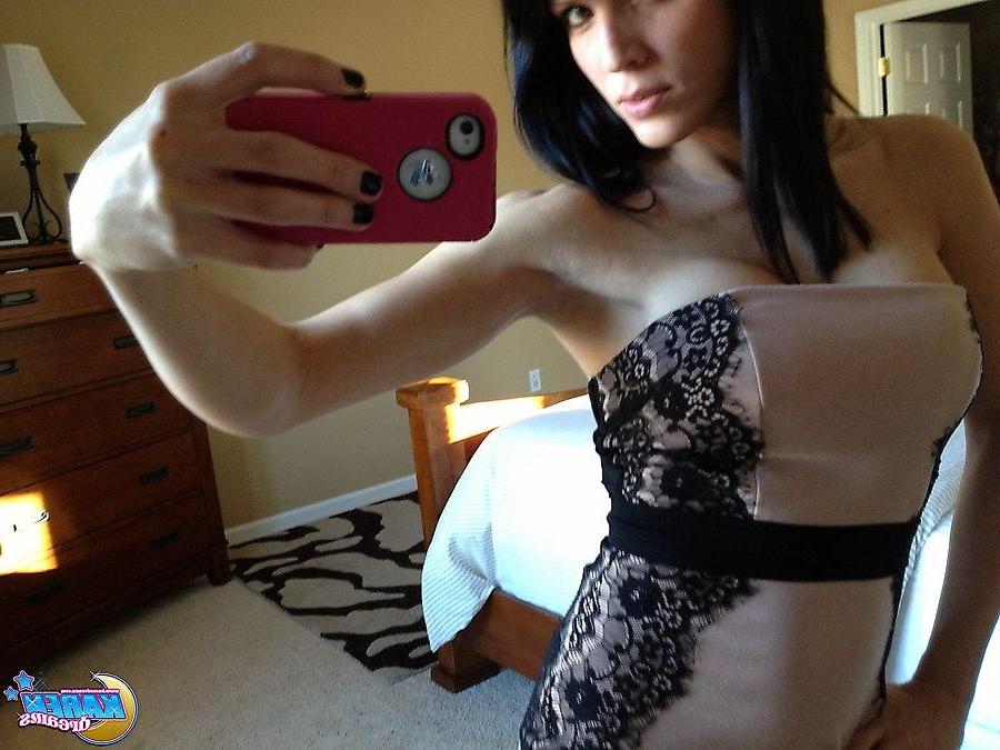 20P Pictures of Karen Dreams taking pics with a mirror
