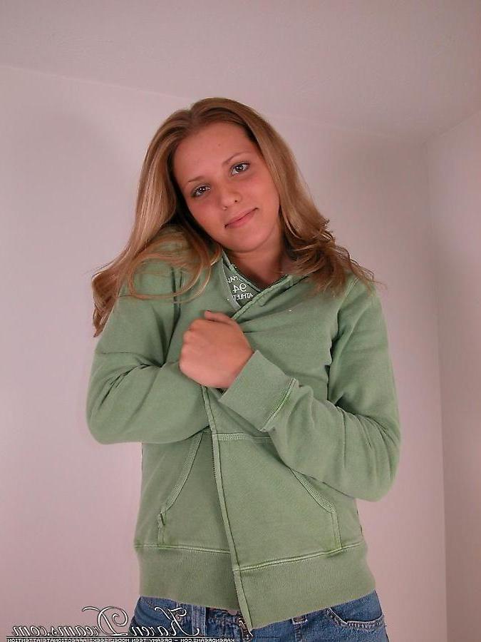 20P Pictures of Karen Dreams giving you a striptease in the computer room