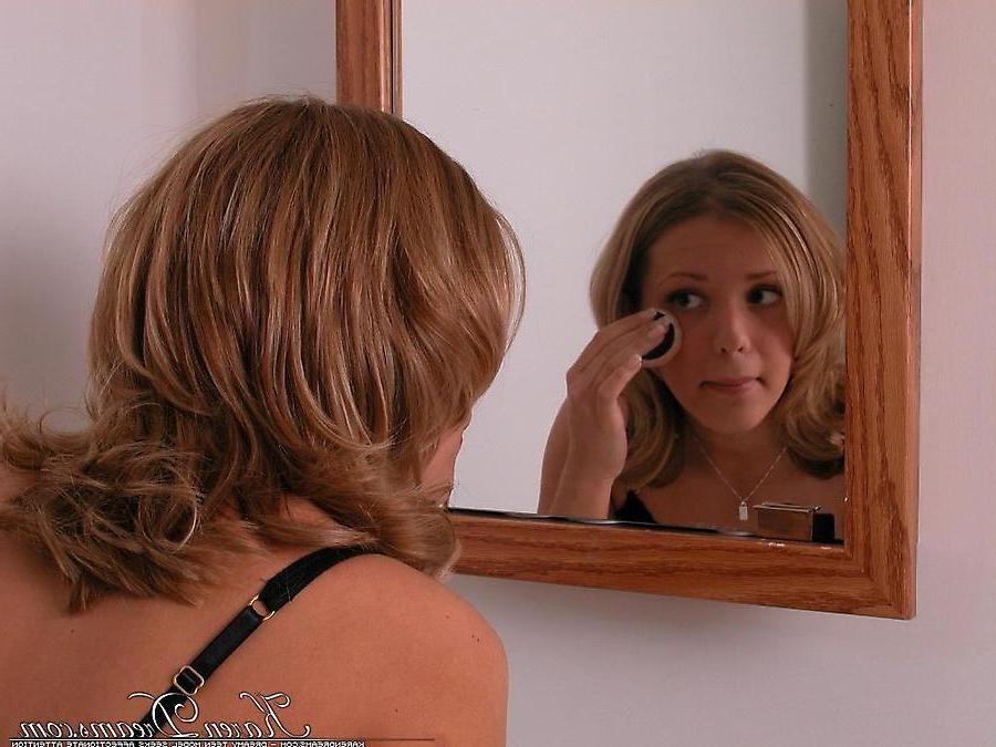 20P Pictures of Karen Dreams changing her clothes